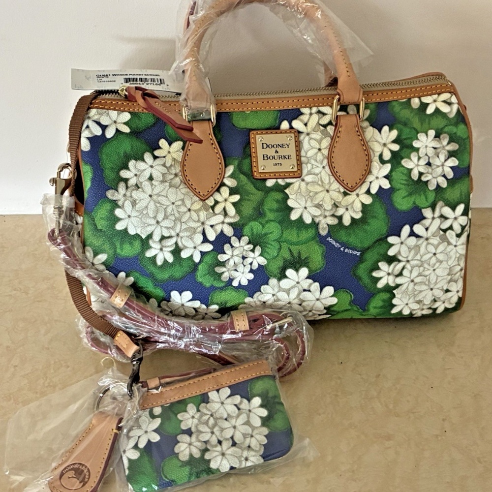 NWT Dooney & Bourke White Hydrangea Satchel Bag -Blue Green Card Case & Keychain - Picture 15 of 15